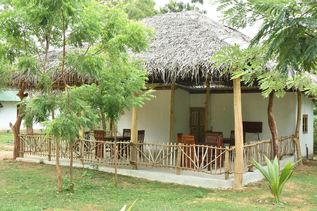 King'S Elephant Cabanas & Restaurant Tangalle Exterior photo